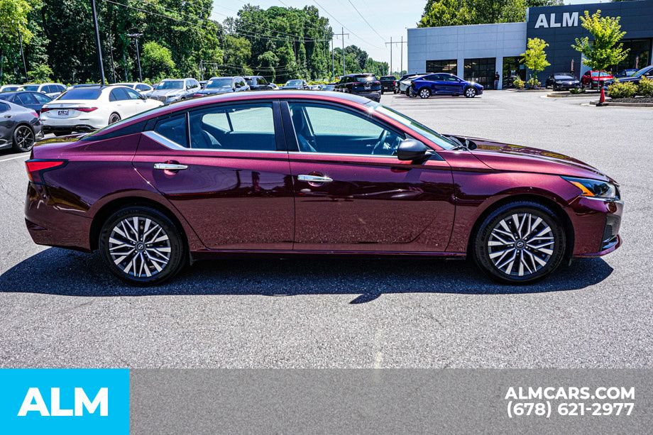Used 2025 Nissan Altima 2.5 SV FWD image 8