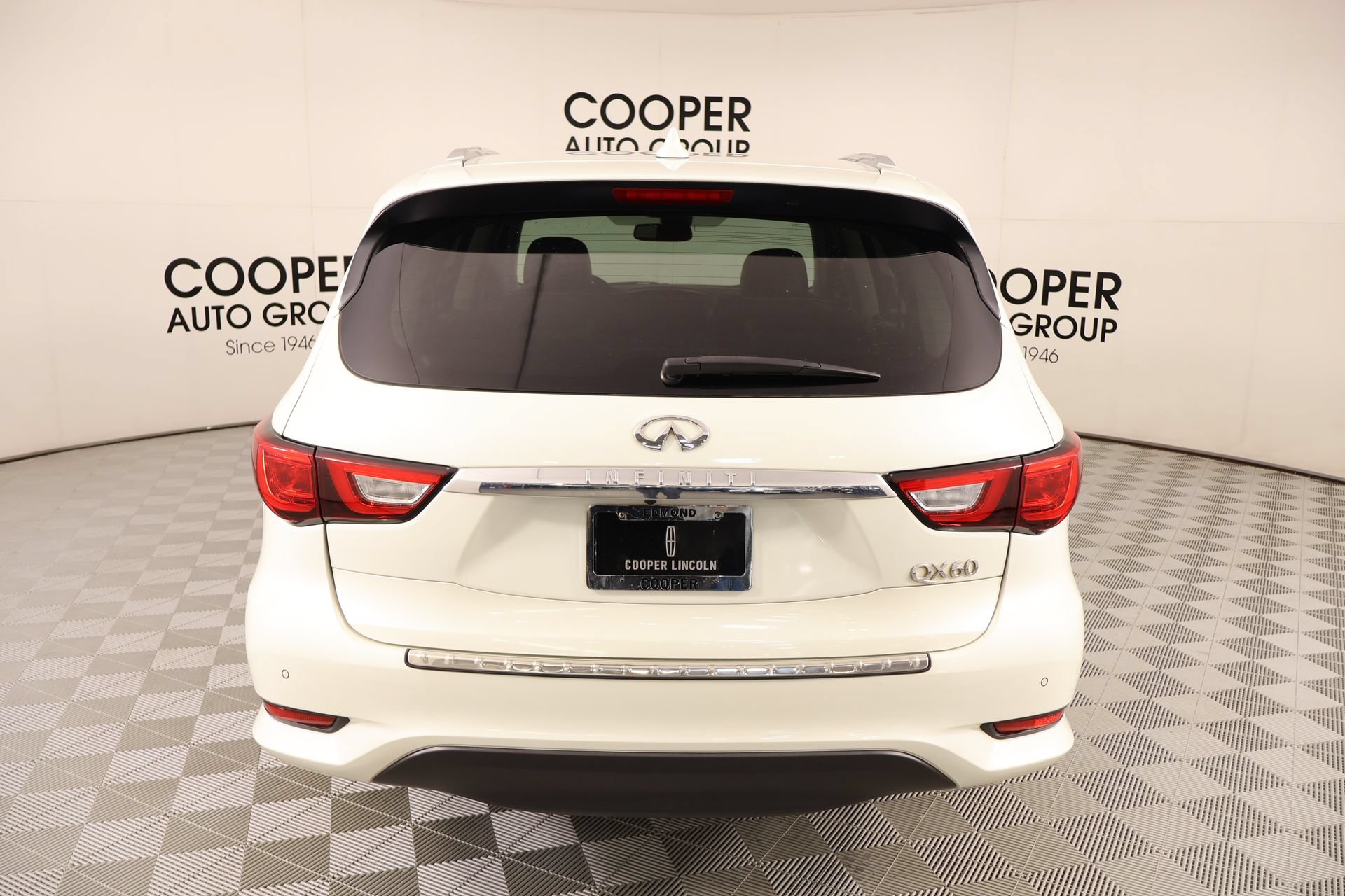 Used 2017 INFINITI QX60 Luxe w/ Premium Plus Package AWD/4WD image 24