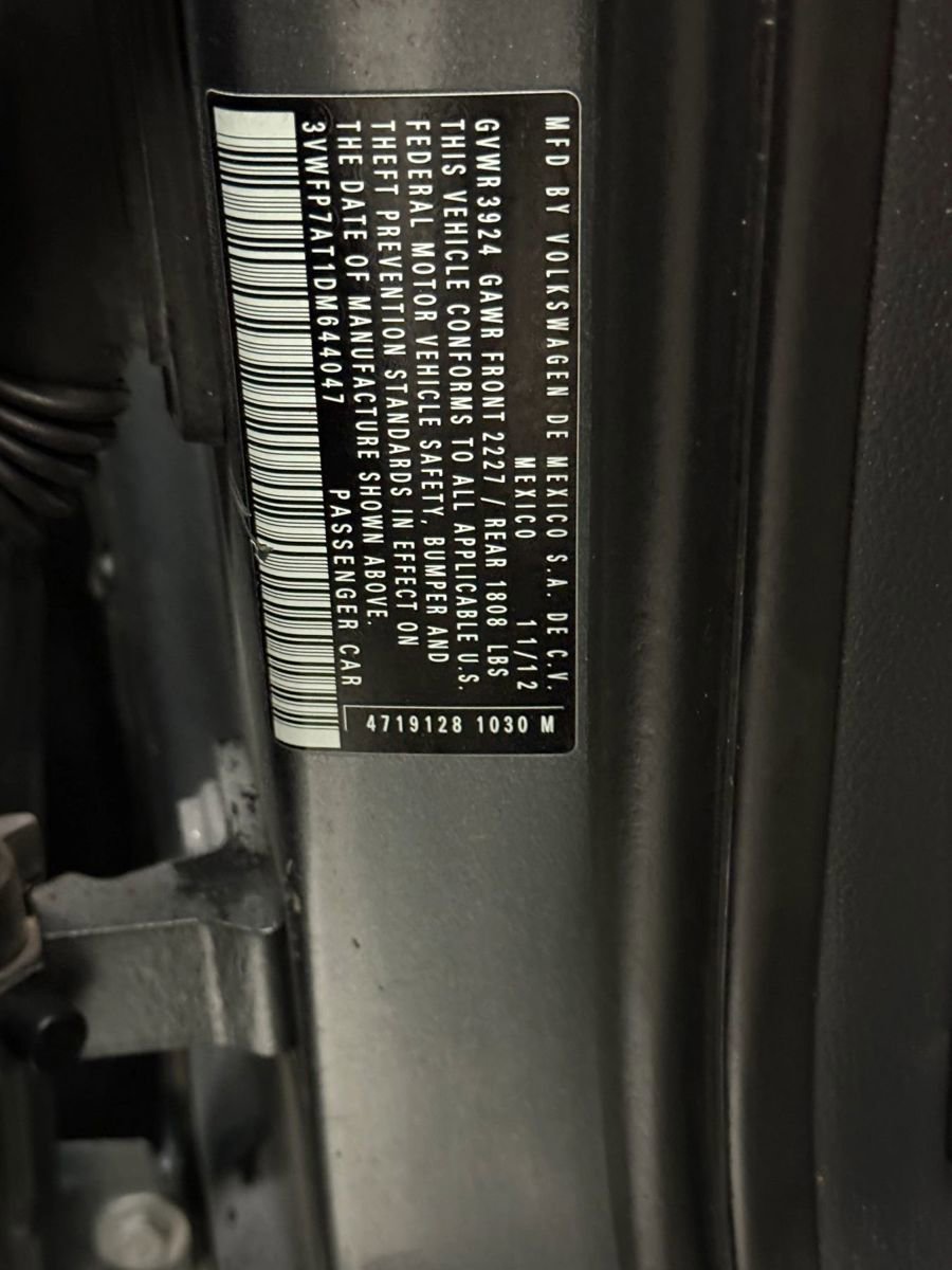 Used 2013 Volkswagen Beetle 2.5 image 32