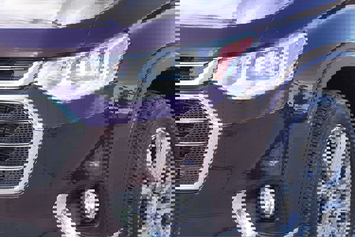 Used 2019 Chevrolet Traverse Premier w/ Driver Confidence II Package image 2