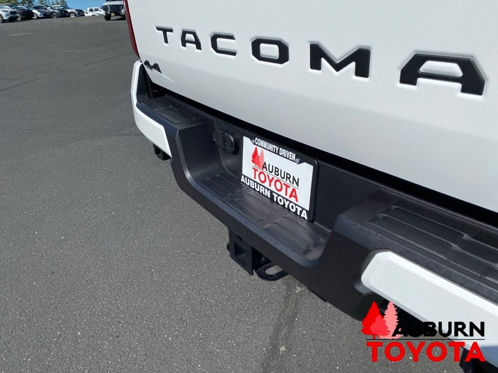 Used 2025 Toyota Tacoma TRD Sport AWD/4WD image 12