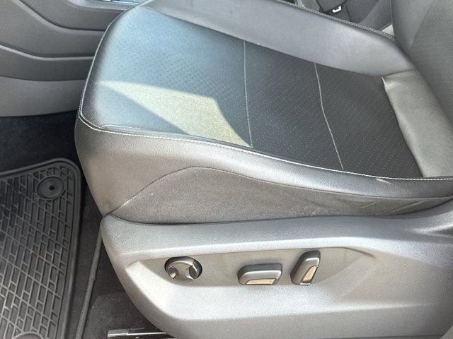 Used 2018 Volkswagen Tiguan SE image 11