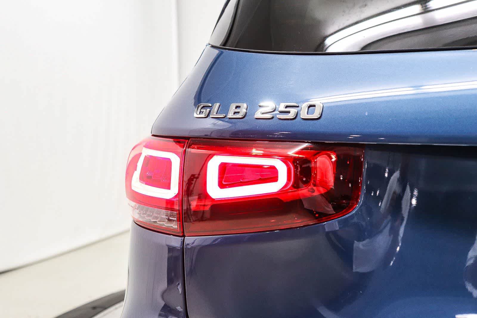 Used 2022 Mercedes-Benz GLB 250 image 11