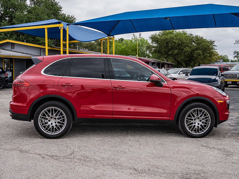 Used 2017 Porsche Cayenne AWD/4WD image 4