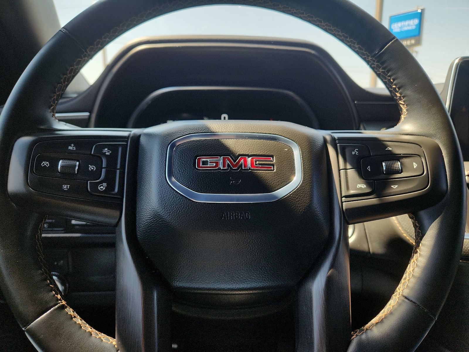 Used 2024 GMC Yukon XL AT4 w/ AT4 Premium Package AWD/4WD image 19