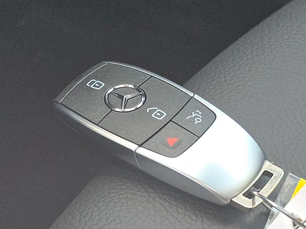 New 2026 Mercedes-Benz GLB 250 4MATIC image 38