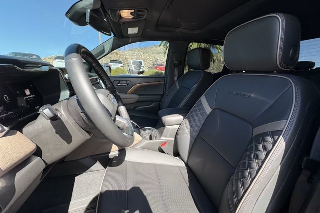 Used 2023 GMC Canyon Denali AWD/4WD image 9