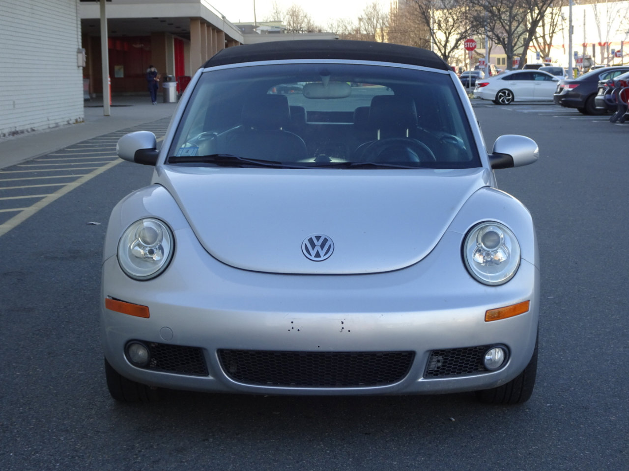 Used 2006 Volkswagen Beetle Convertible w/ Package 2 image 3
