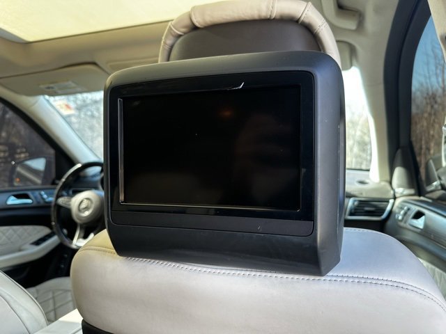 Used 2018 Mercedes-Benz GLS 550 4MATIC image 28