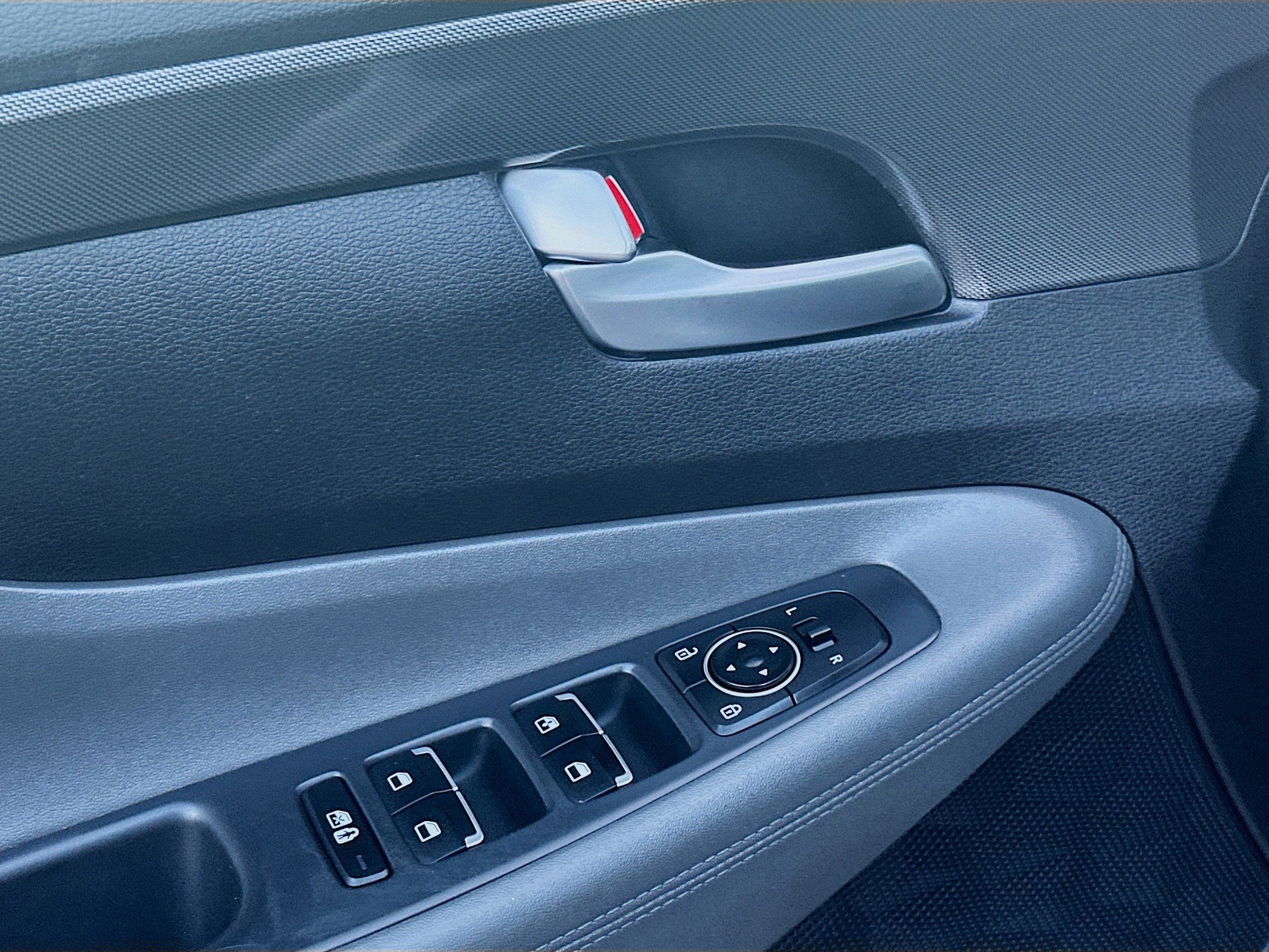 Used 2023 Hyundai Santa Fe SE image 14