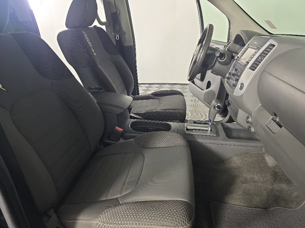Used 2017 Nissan Frontier PRO-4X AWD/4WD image 32