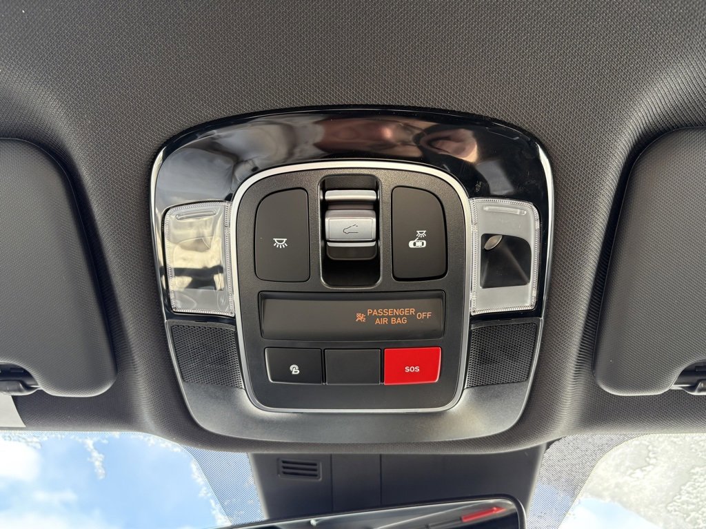 Used 2024 Hyundai Santa Cruz Limited image 15