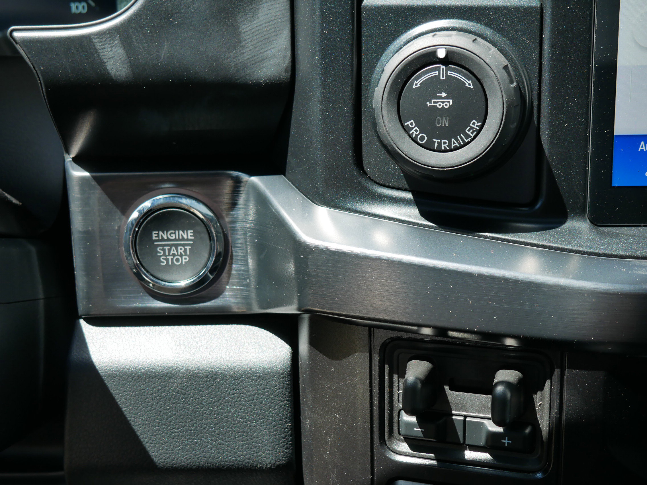 New 2025 Ford F350 Lariat w/ Lariat Ultimate Package image 10