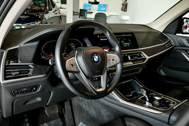 Used 2022 BMW X7 xDrive40i w/ Premium Package image 14
