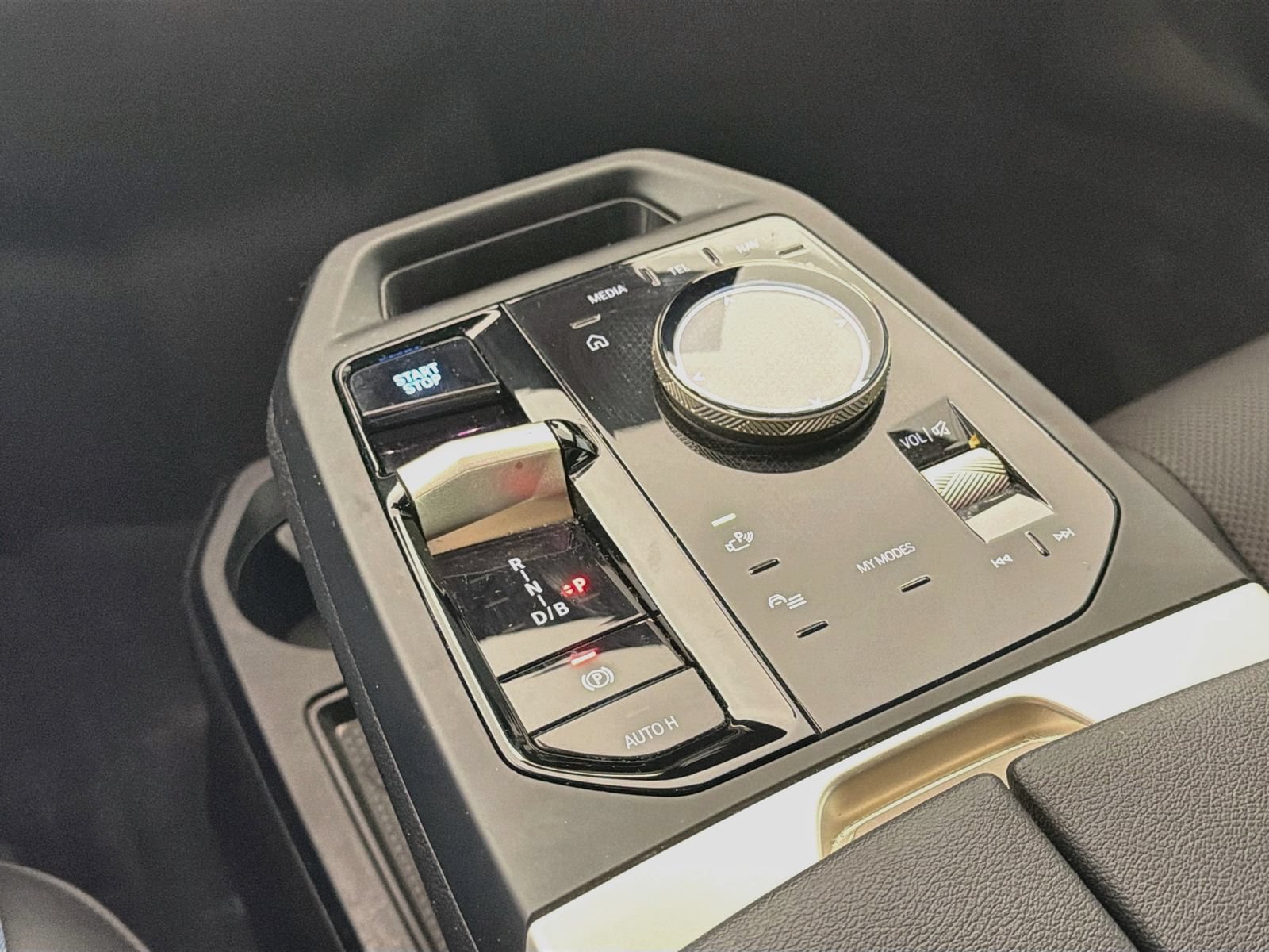 Certified 2024 BMW iX xDrive50 w/ Premium Package AWD/4WD image 20