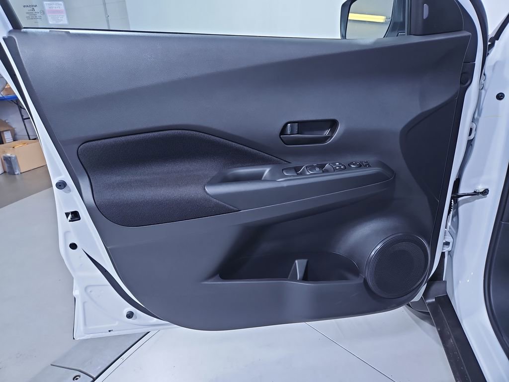 New 2025 Nissan Kicks Play S image 10