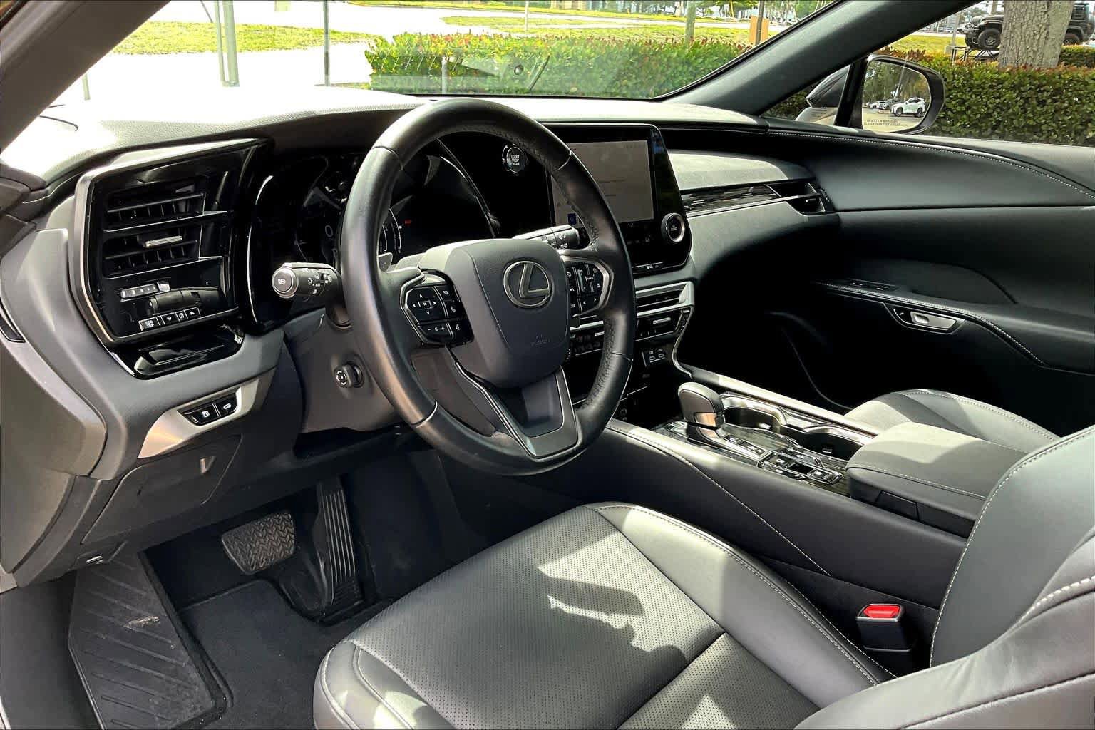 Used 2024 Lexus RX 350 FWD w/ Technology Package image 18