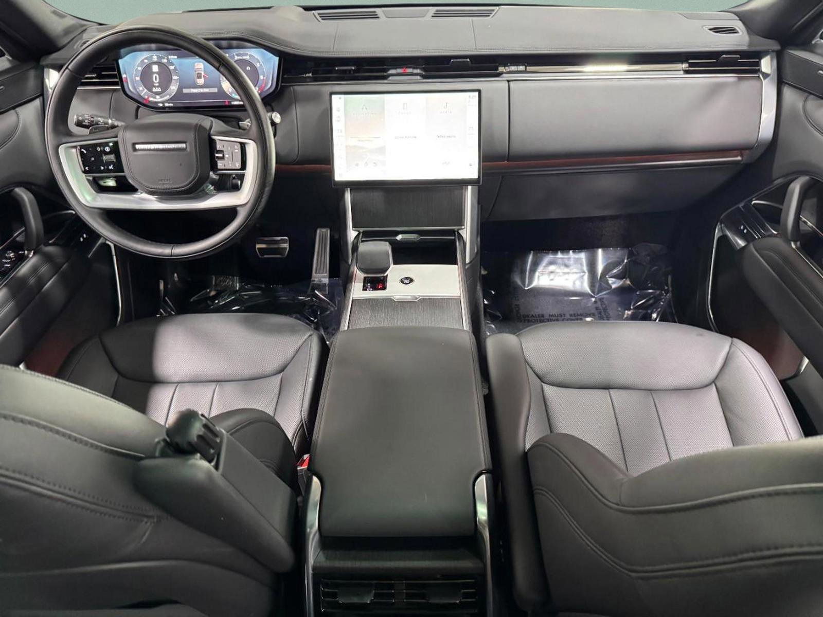 Used 2025 Land Rover Range Rover SE image 11