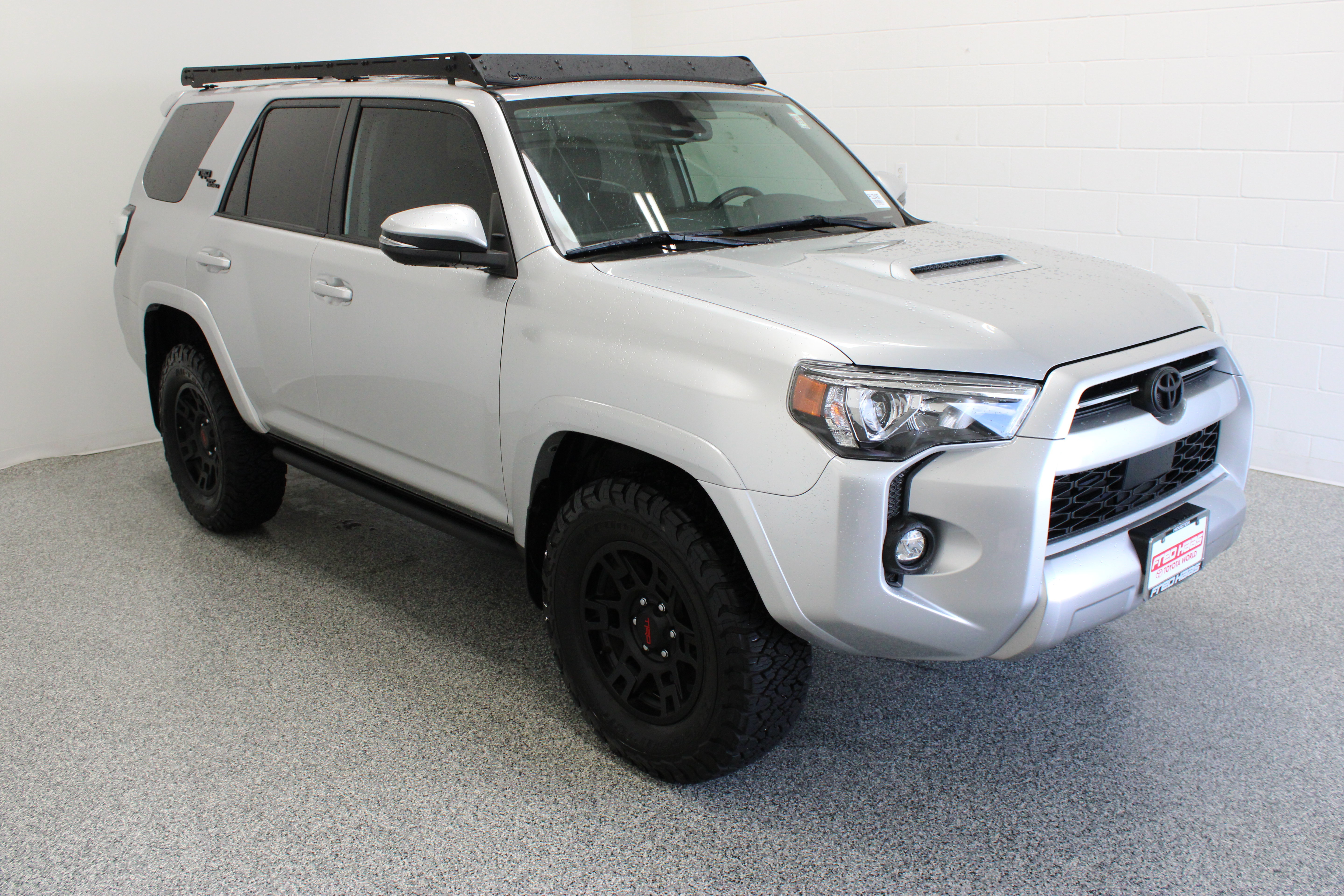 Used 2023 Toyota 4Runner TRD Off-Road Premium w/ Moonroof Package AWD/4WD image 4