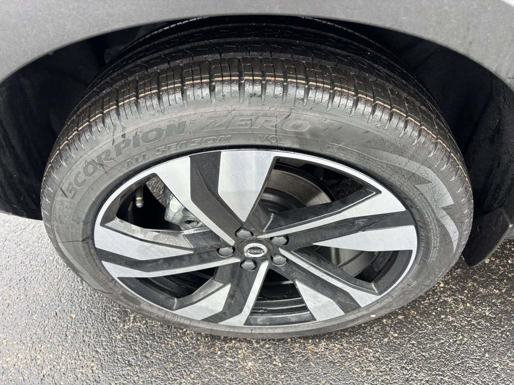 New 2026 Volvo XC40 B5 Plus w/ Protection Package Premier image 10