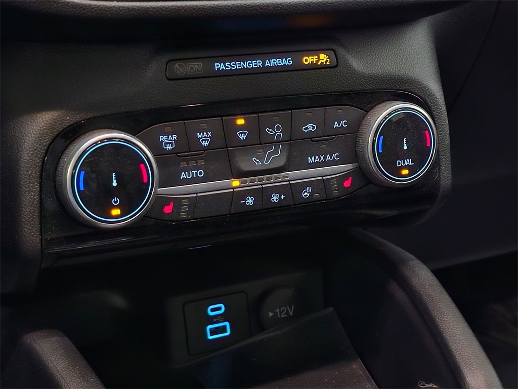 Used 2022 Ford Escape Titanium w/ Class II Trailer Tow Package image 31