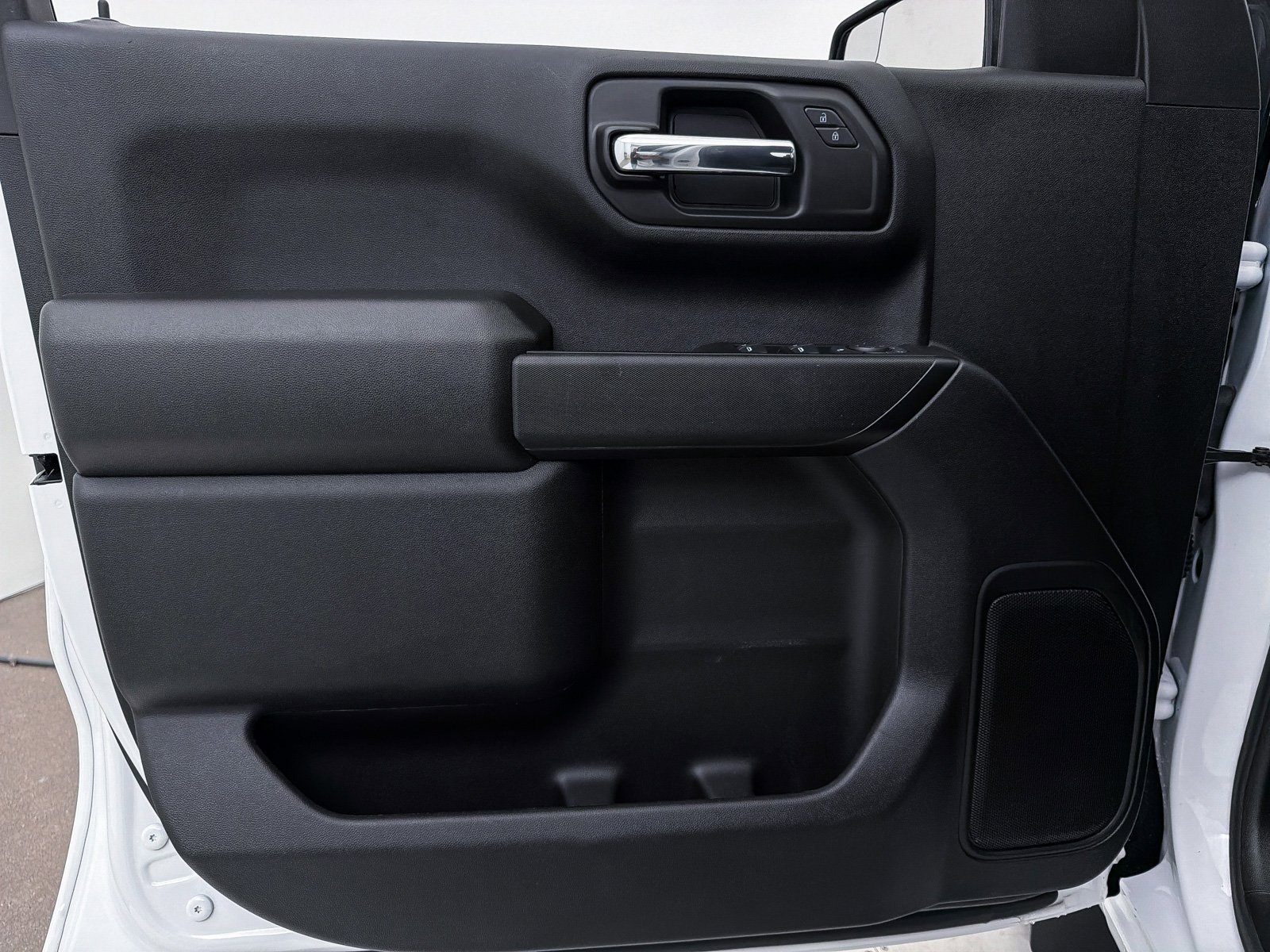 Used 2024 Chevrolet Silverado 1500 Custom image 17