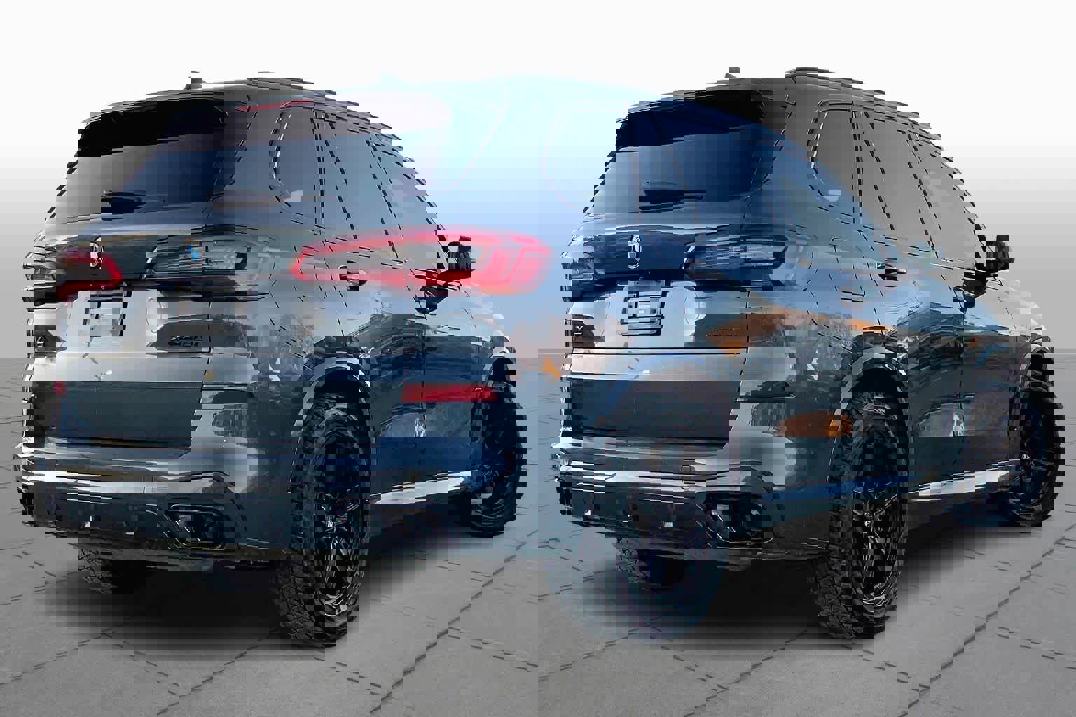 Used 2019 BMW X5 xDrive50i w/ M Sport Package image 13