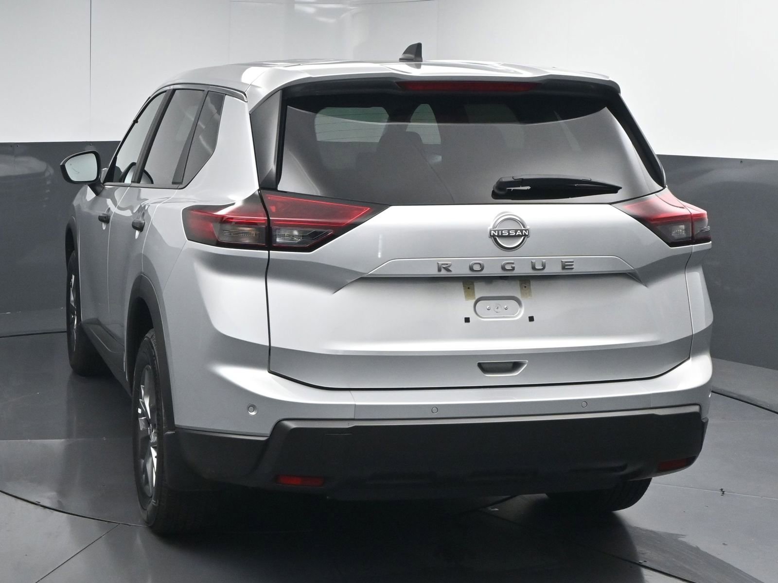Used 2025 Nissan Rogue S image 6