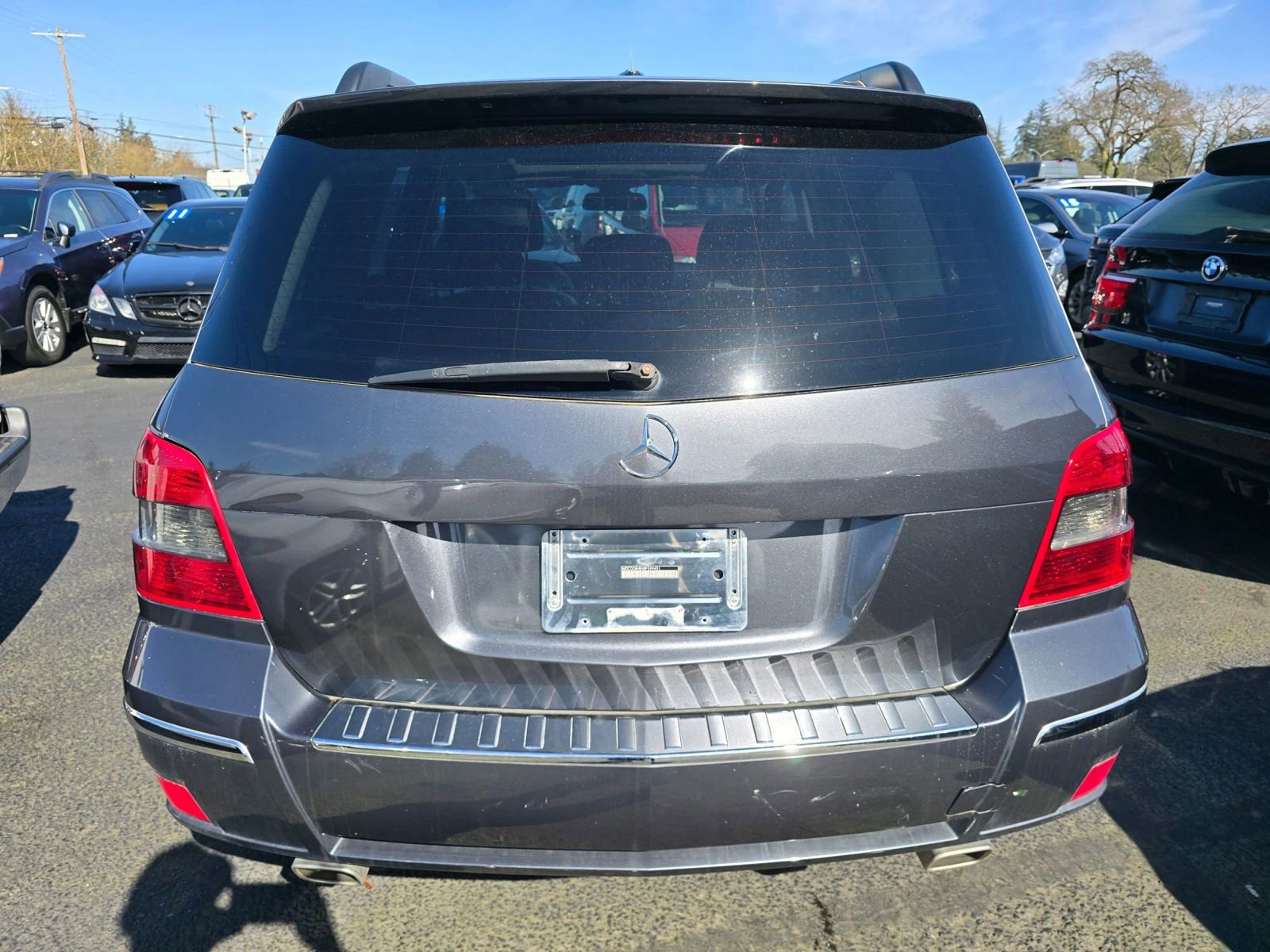 Used 2011 Mercedes-Benz GLK 350 4MATIC image 4