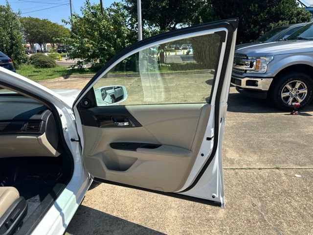 Used 2016 Honda Accord EX-L image 30
