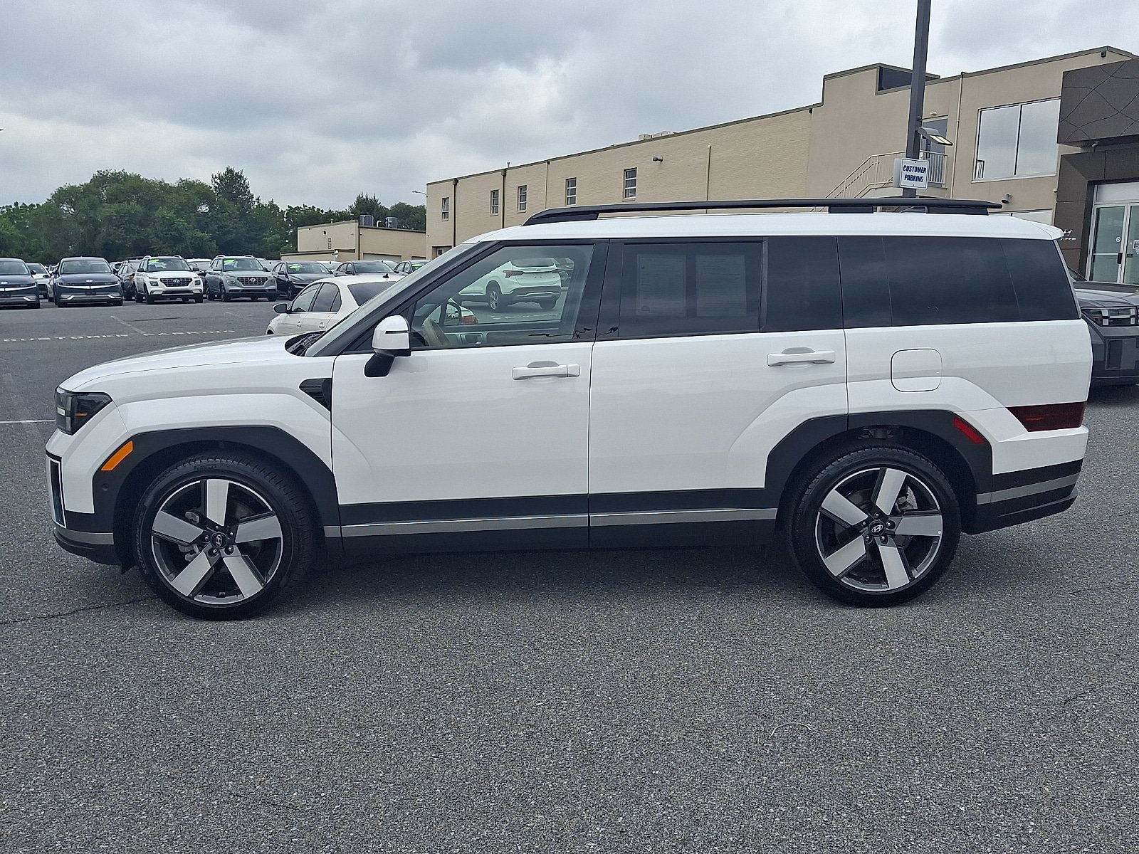 Certified 2026 Hyundai Santa Fe Limited AWD/4WD image 8