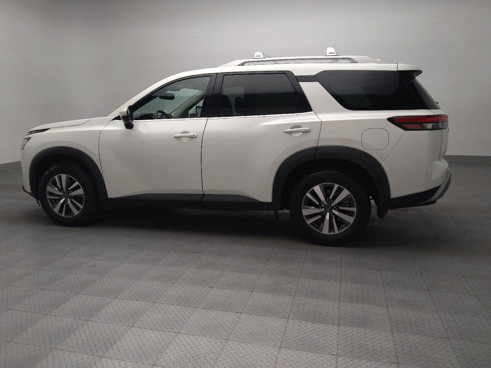Used 2022 Nissan Pathfinder SL image 3