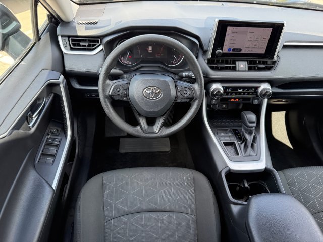 Used 2024 Toyota RAV4 XLE FWD image 25