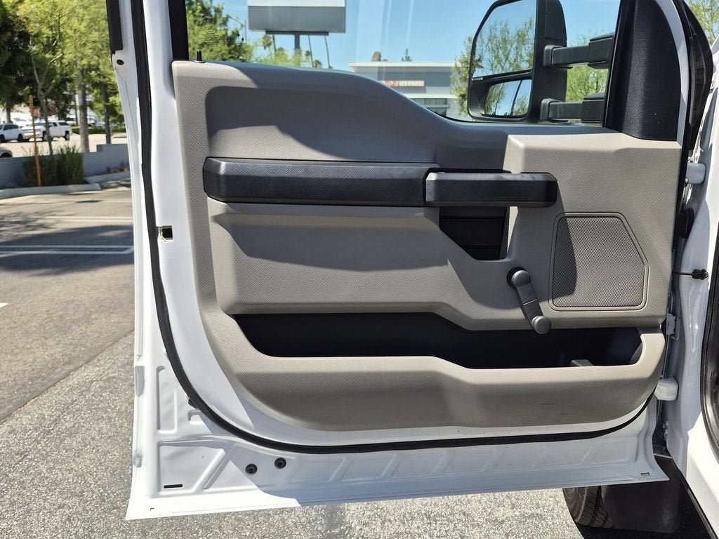 Used 2020 Ford F550 2WD Regular Cab Super Duty image 22