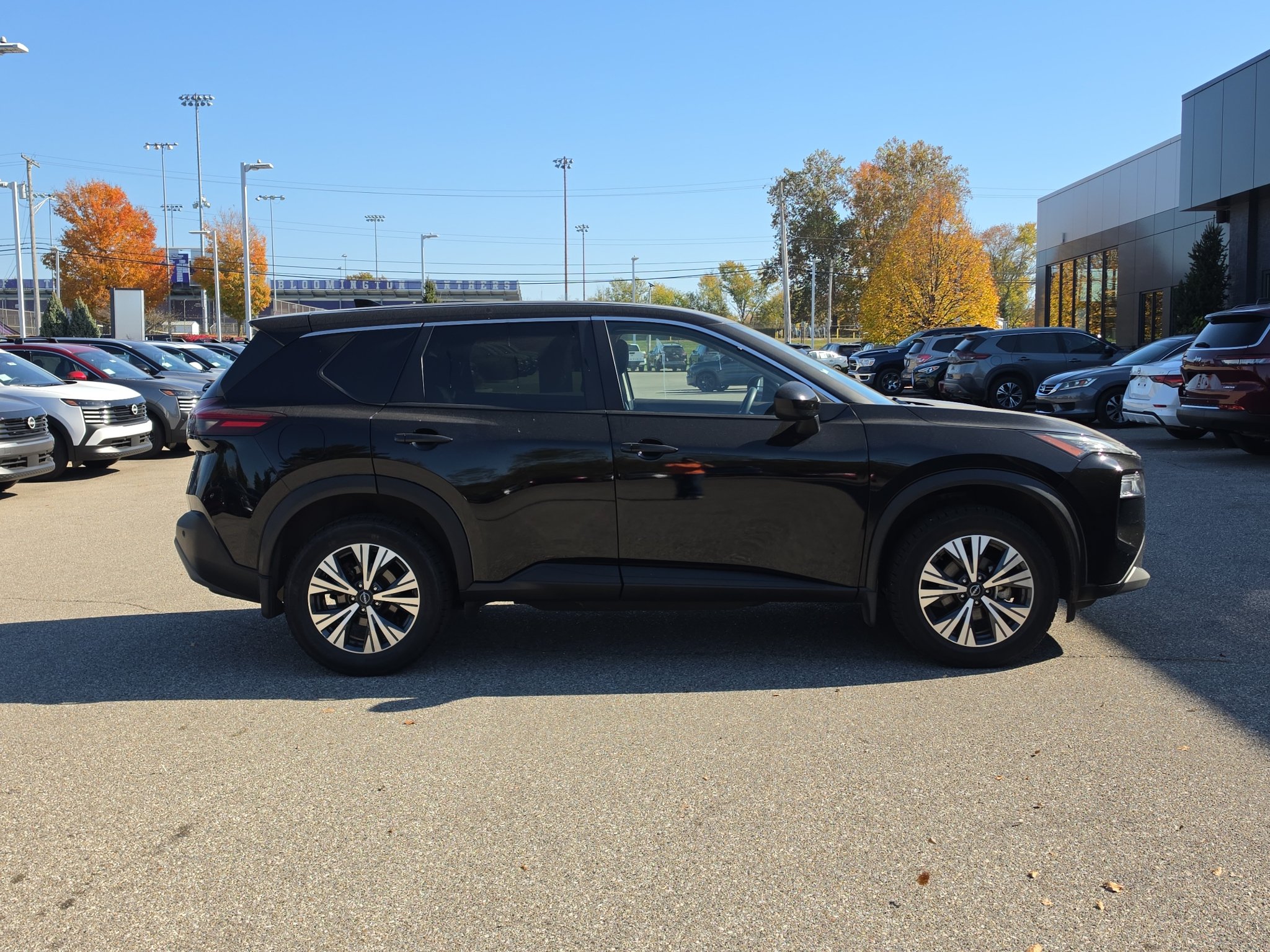 Used 2023 Nissan Rogue SV AWD/4WD image 8