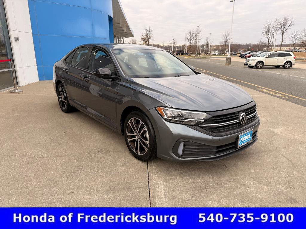 Used 2023 Volkswagen Jetta Sport image 8