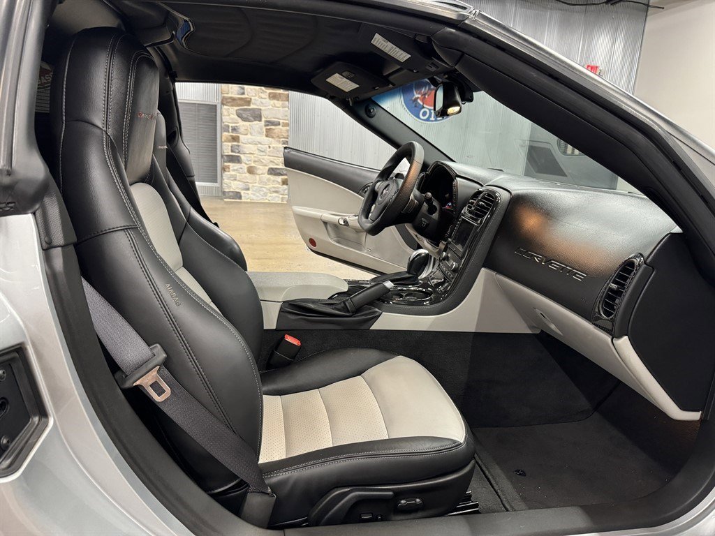 Used 2011 Chevrolet Corvette Grand Sport w/ Preferred Equipment Group image 33