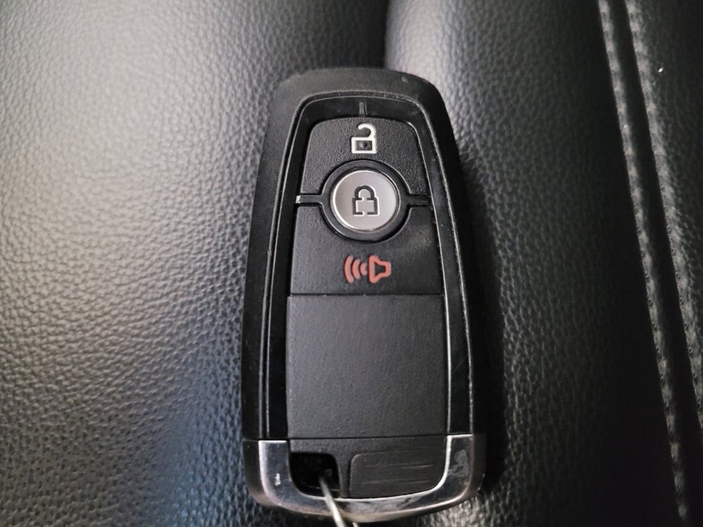 Used 2024 Ford Edge SEL image 32