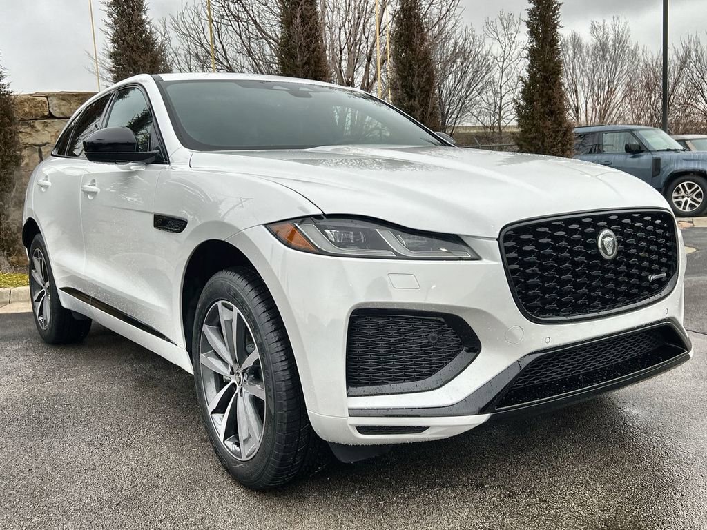 Used 2025 Jaguar F-PACE R-Dynamic S image 7