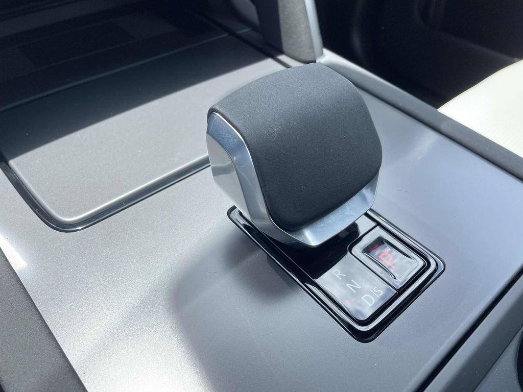 New 2026 Land Rover Discovery Sport Landmark AWD/4WD image 30