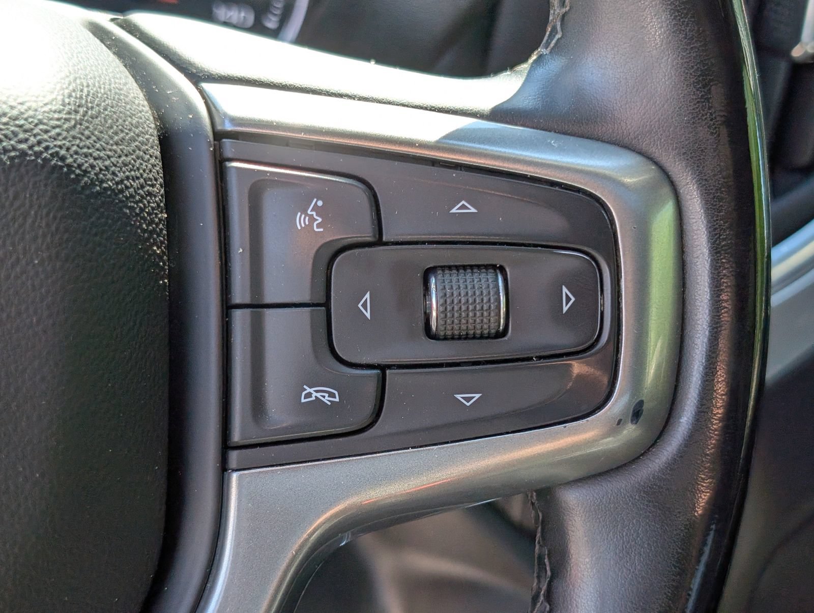 Used 2023 Chevrolet Silverado 3500 LTZ AWD/4WD image 24