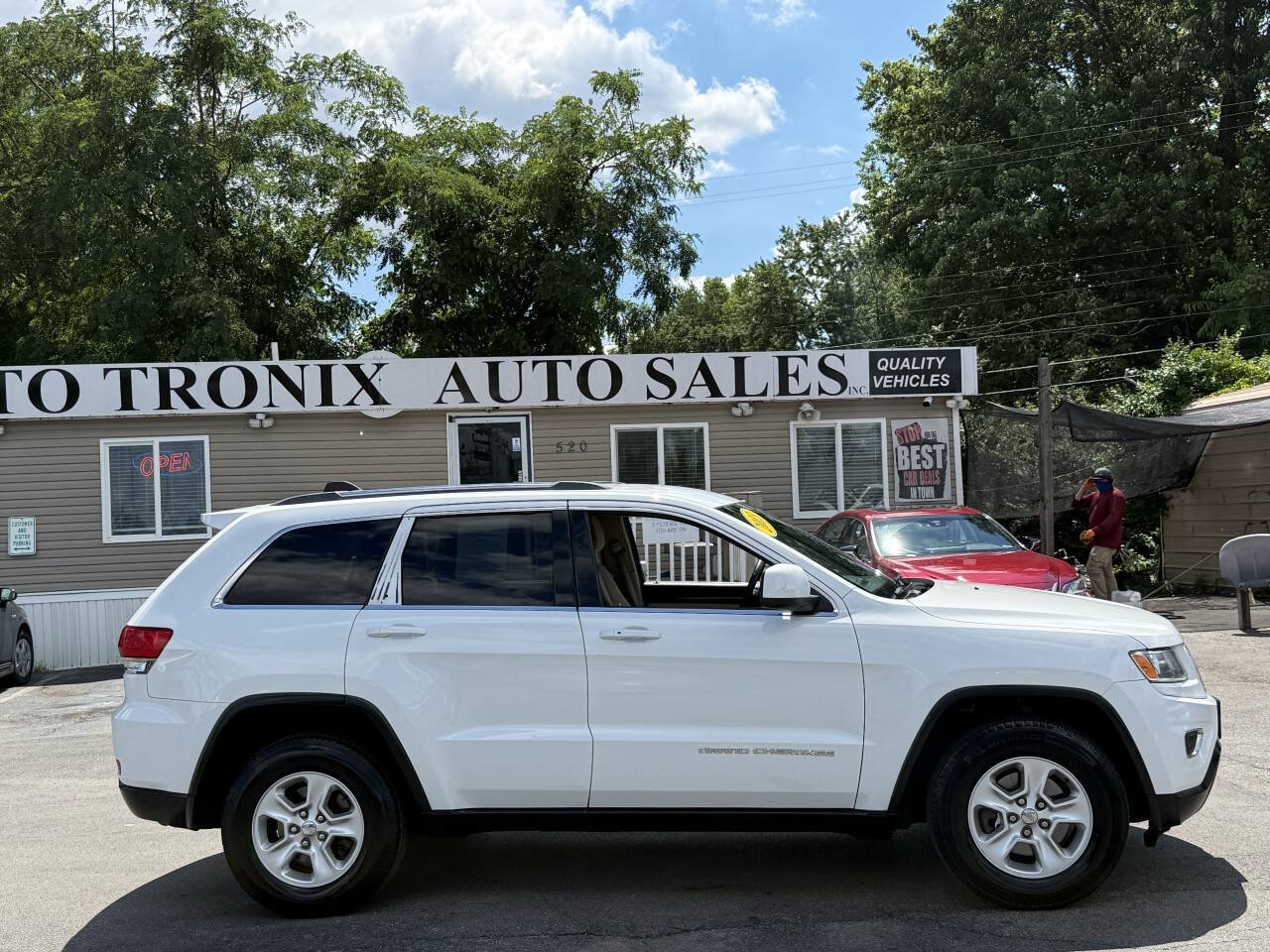 Used 2014 Jeep Grand Cherokee Laredo w/ Quick Order Package 23E AWD/4WD image 6
