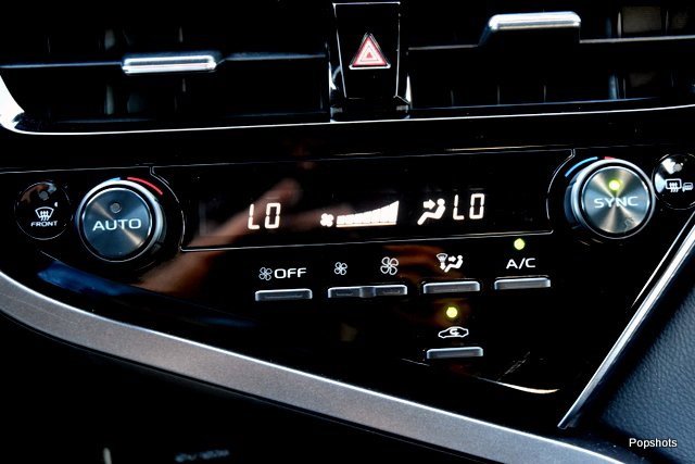 Used 2024 Toyota Camry SE image 15