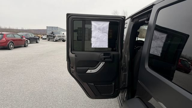 Used 2018 Jeep Wrangler Unlimited Rubicon image 34