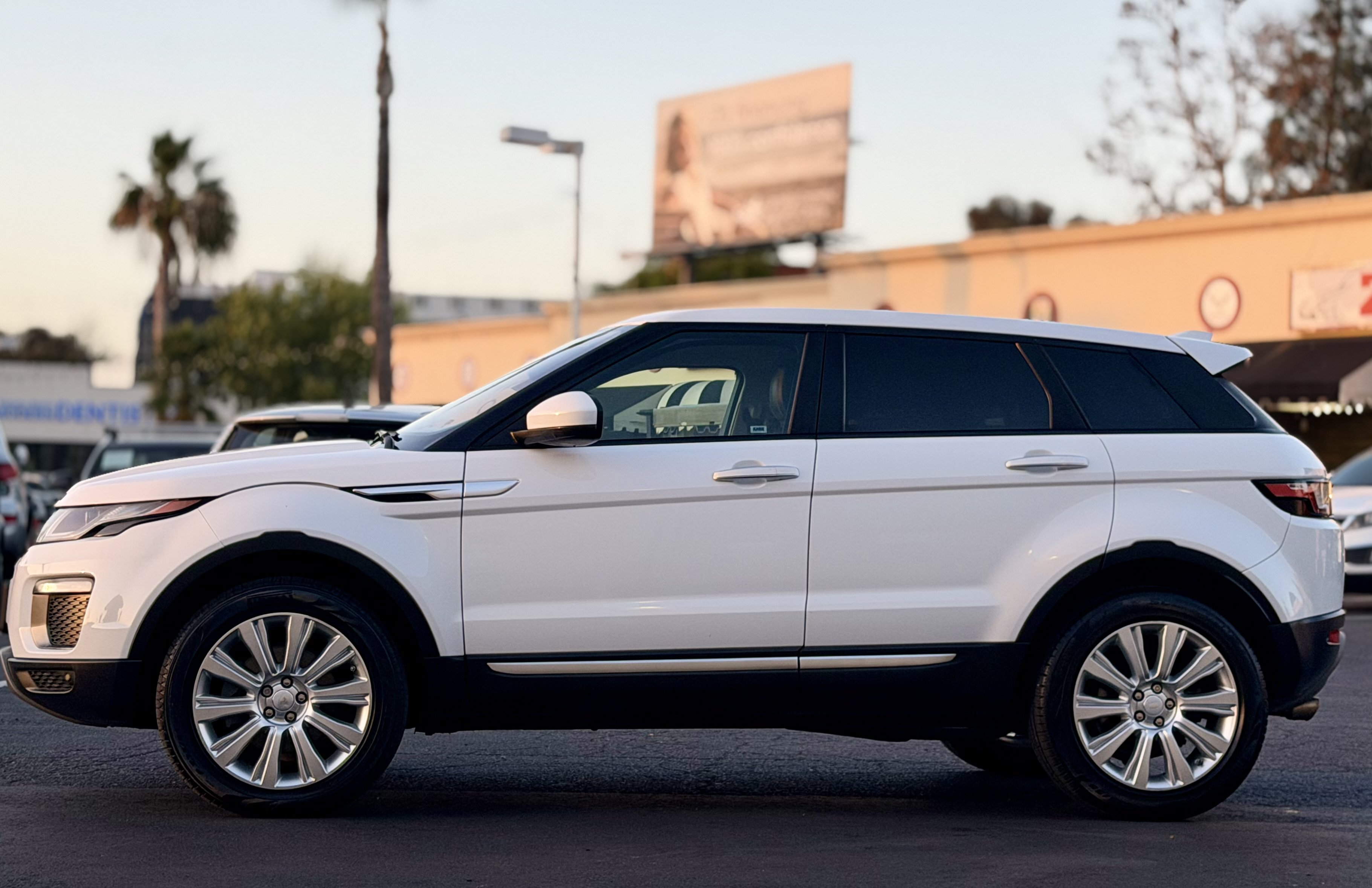 Used 2016 Land Rover Range Rover Evoque HSE AWD/4WD image 11