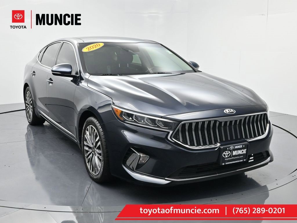 Used 2020 Kia Cadenza Technology