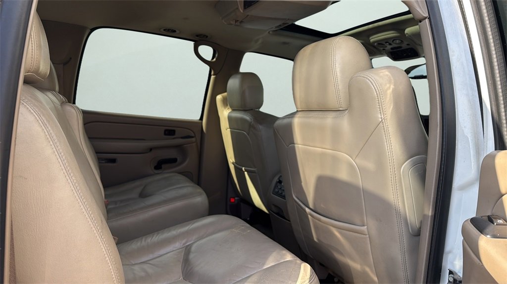 Used 2004 GMC Yukon XL SLT w/ Preferred Equipment Group image 13