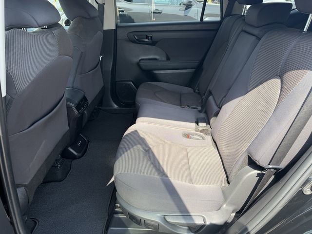Certified 2024 Toyota Highlander LE FWD image 20