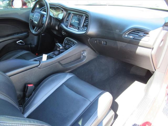 Used 2020 Dodge Challenger SXT w/ Plus Package image 12