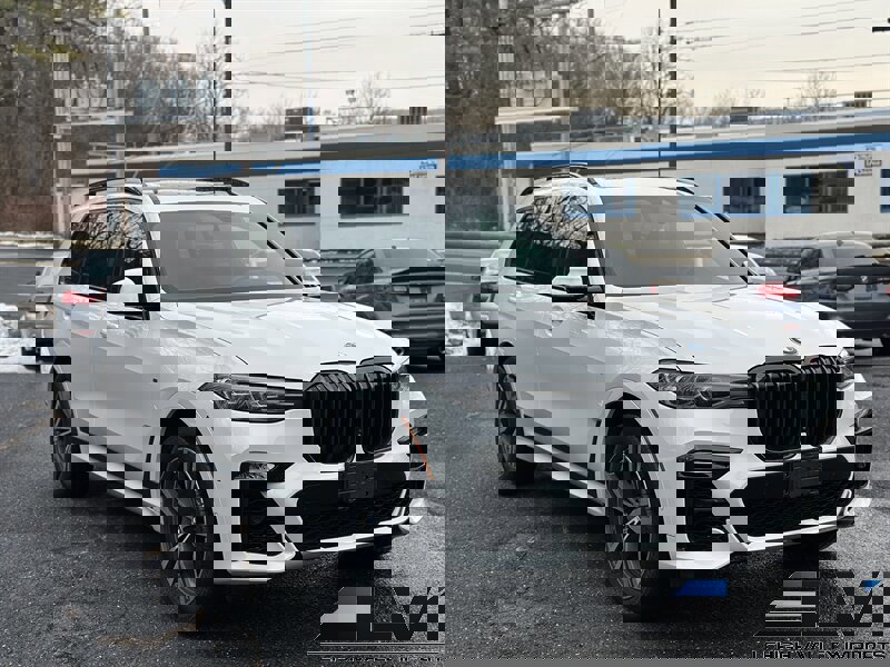 Used 2020 BMW X7 xDrive40i w/ M Sport Package image 4